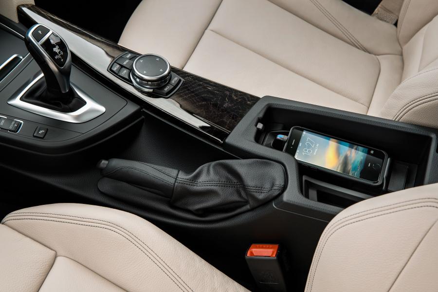 Детали интерьера BMW 330i Gran Turismo Luxury Line (F34) 2016 года  (WW) (фото 30 из 38)